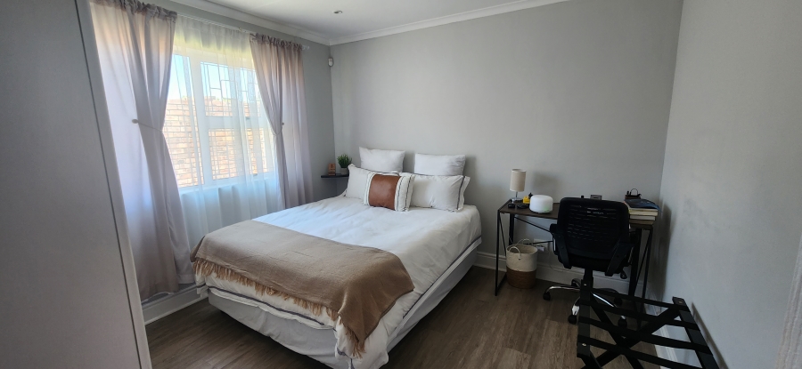 To Let 3 Bedroom Property for Rent in Summerstrand Eastern Cape